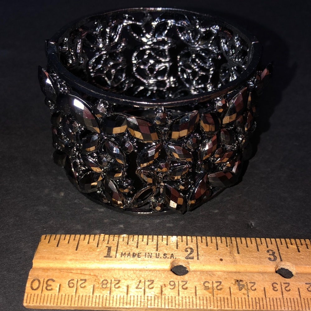 Vera Wang cuff bracelet
